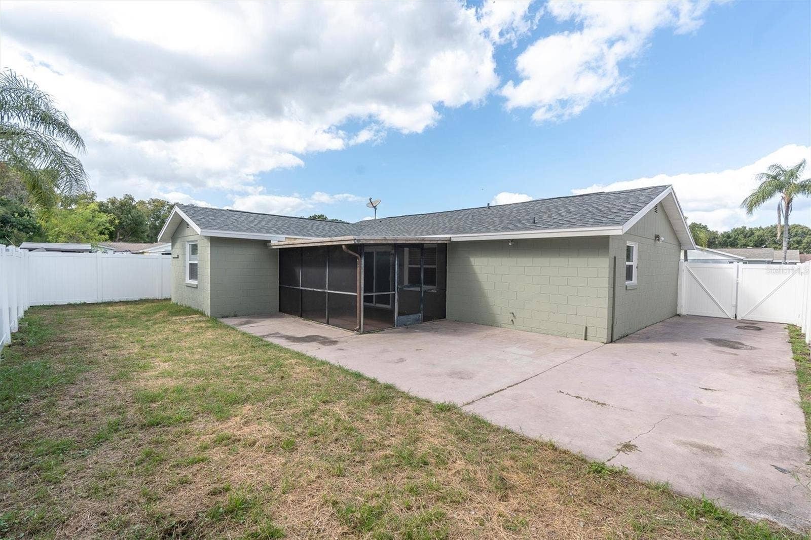 9402 ATTENBURY DRIVE, Tampa, FL 33615