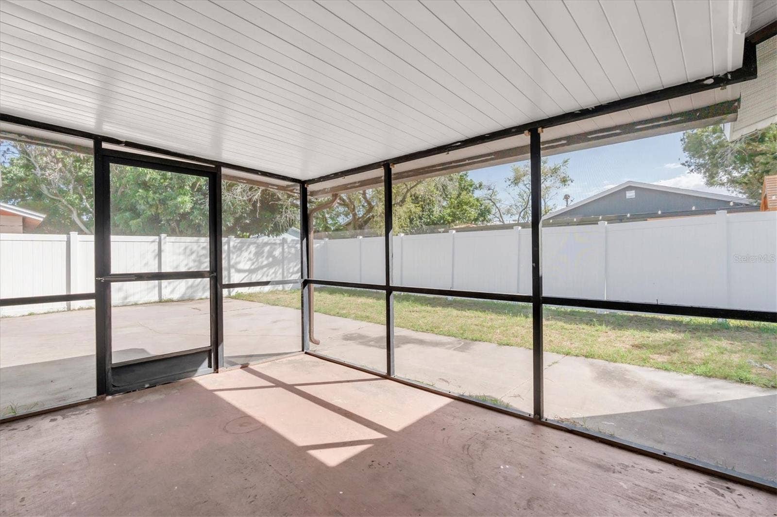 9402 ATTENBURY DRIVE, Tampa, FL 33615