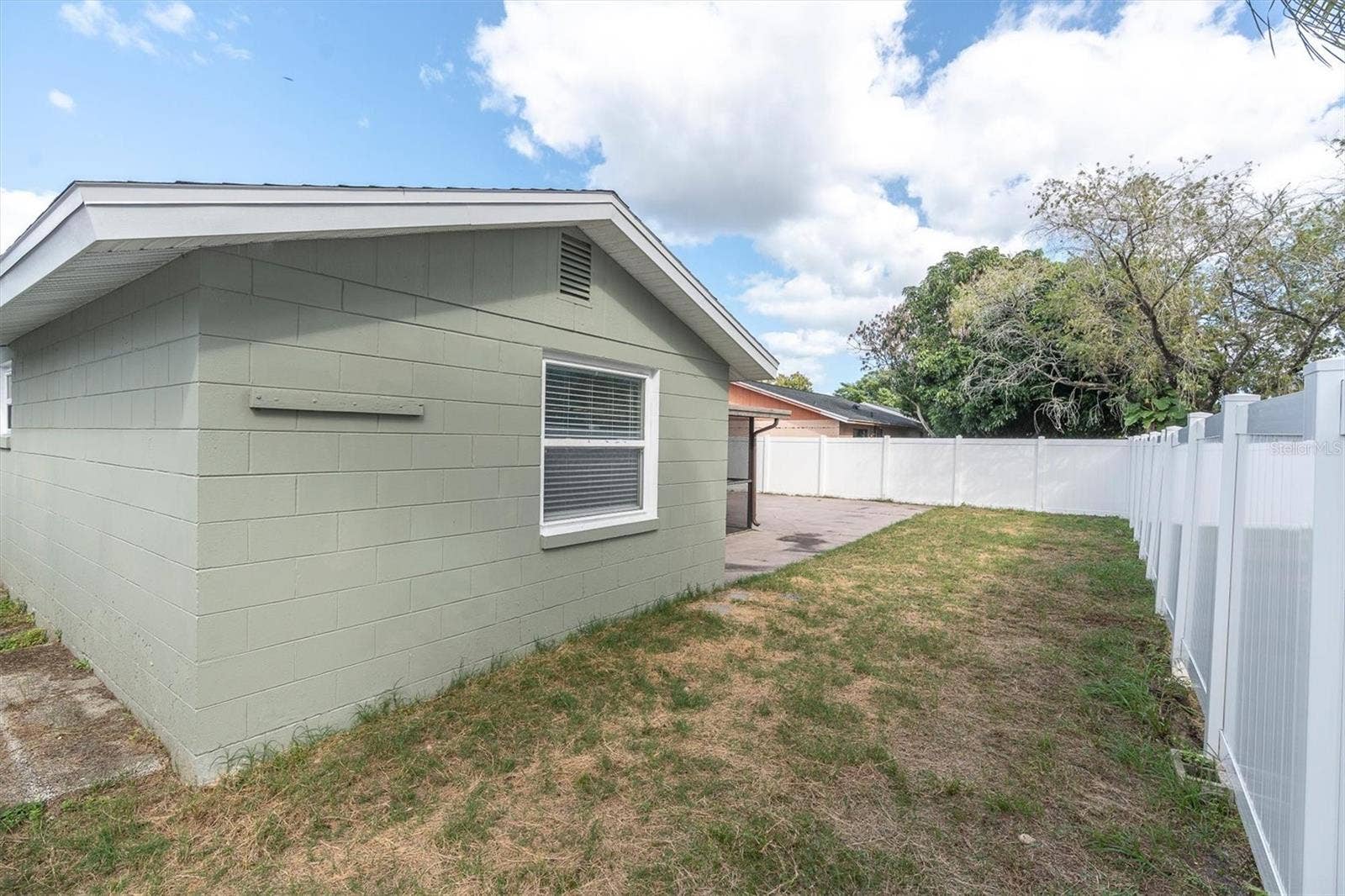 9402 ATTENBURY DRIVE, Tampa, FL 33615