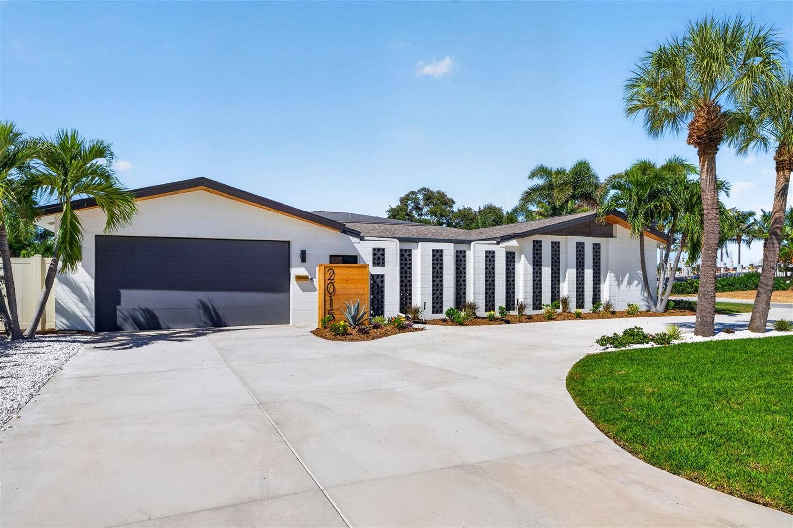2015 DOLPHIN BOULEVARD S, St Petersburg, FL 33707 2015 DOLPHIN BOULEVARD S, St Petersburg, FL 33707