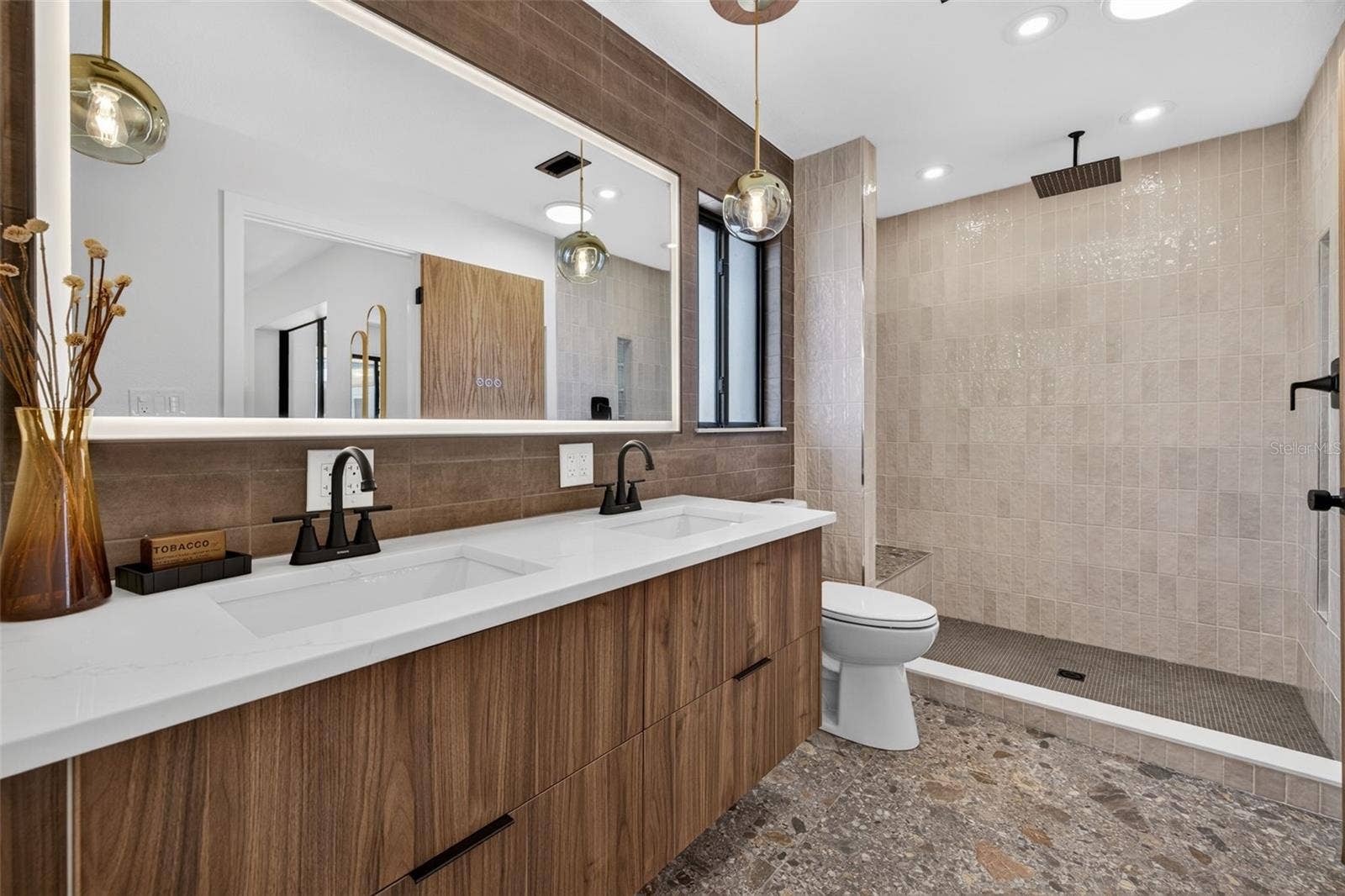 2015 DOLPHIN BOULEVARD S, St Petersburg, FL 33707 2015 DOLPHIN BOULEVARD S, St Petersburg, FL 33707