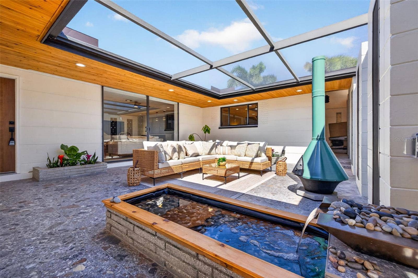 2015 DOLPHIN BOULEVARD S, St Petersburg, FL 33707 2015 DOLPHIN BOULEVARD S, St Petersburg, FL 33707