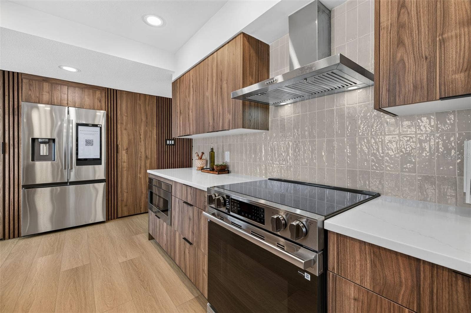 2015 DOLPHIN BOULEVARD S, St Petersburg, FL 33707 2015 DOLPHIN BOULEVARD S, St Petersburg, FL 33707