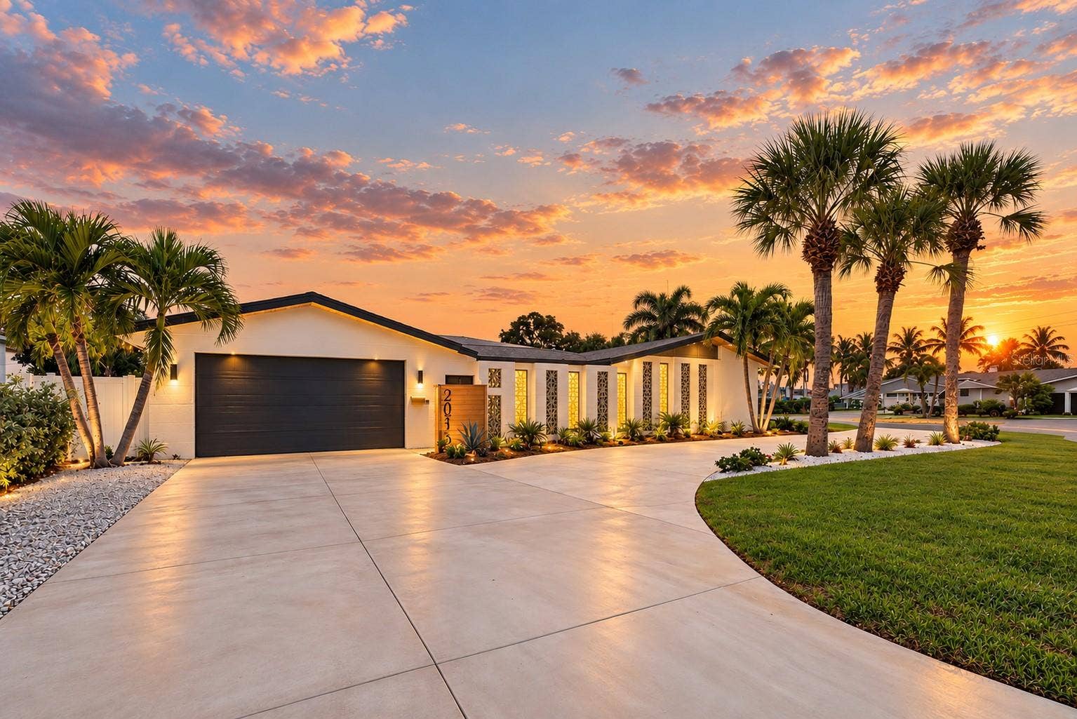 2015 DOLPHIN BOULEVARD S, St Petersburg, FL 33707 2015 DOLPHIN BOULEVARD S, St Petersburg, FL 33707