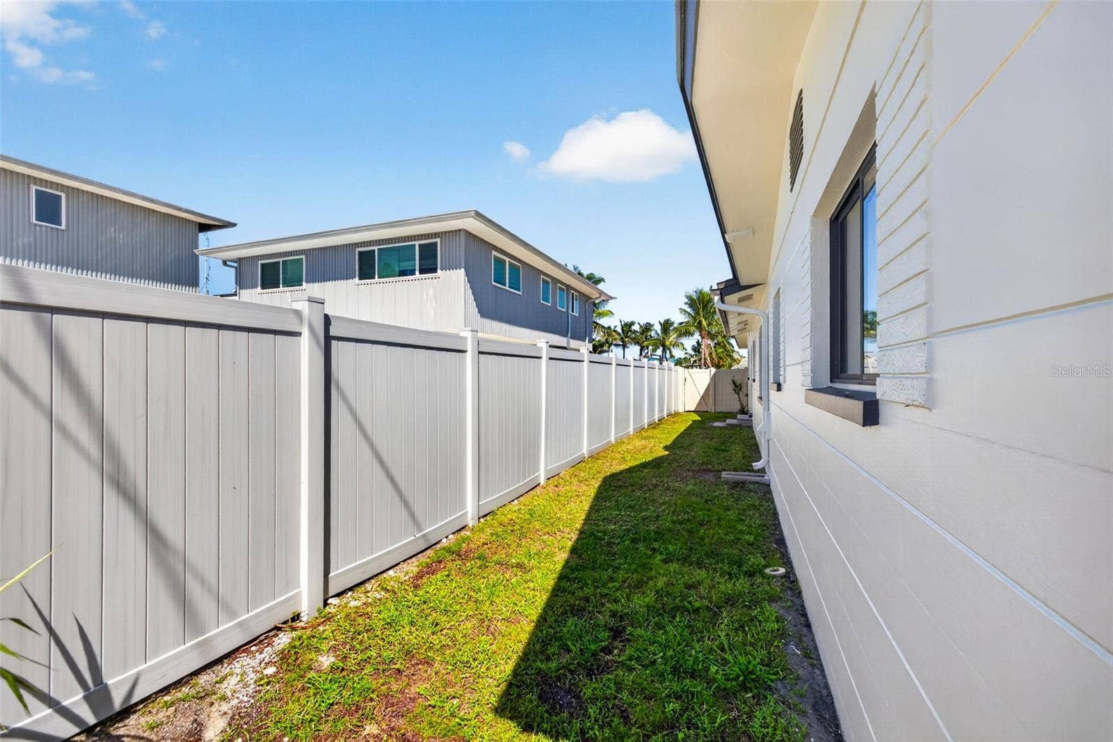 2015 DOLPHIN BOULEVARD S, St Petersburg, FL 33707 2015 DOLPHIN BOULEVARD S, St Petersburg, FL 33707