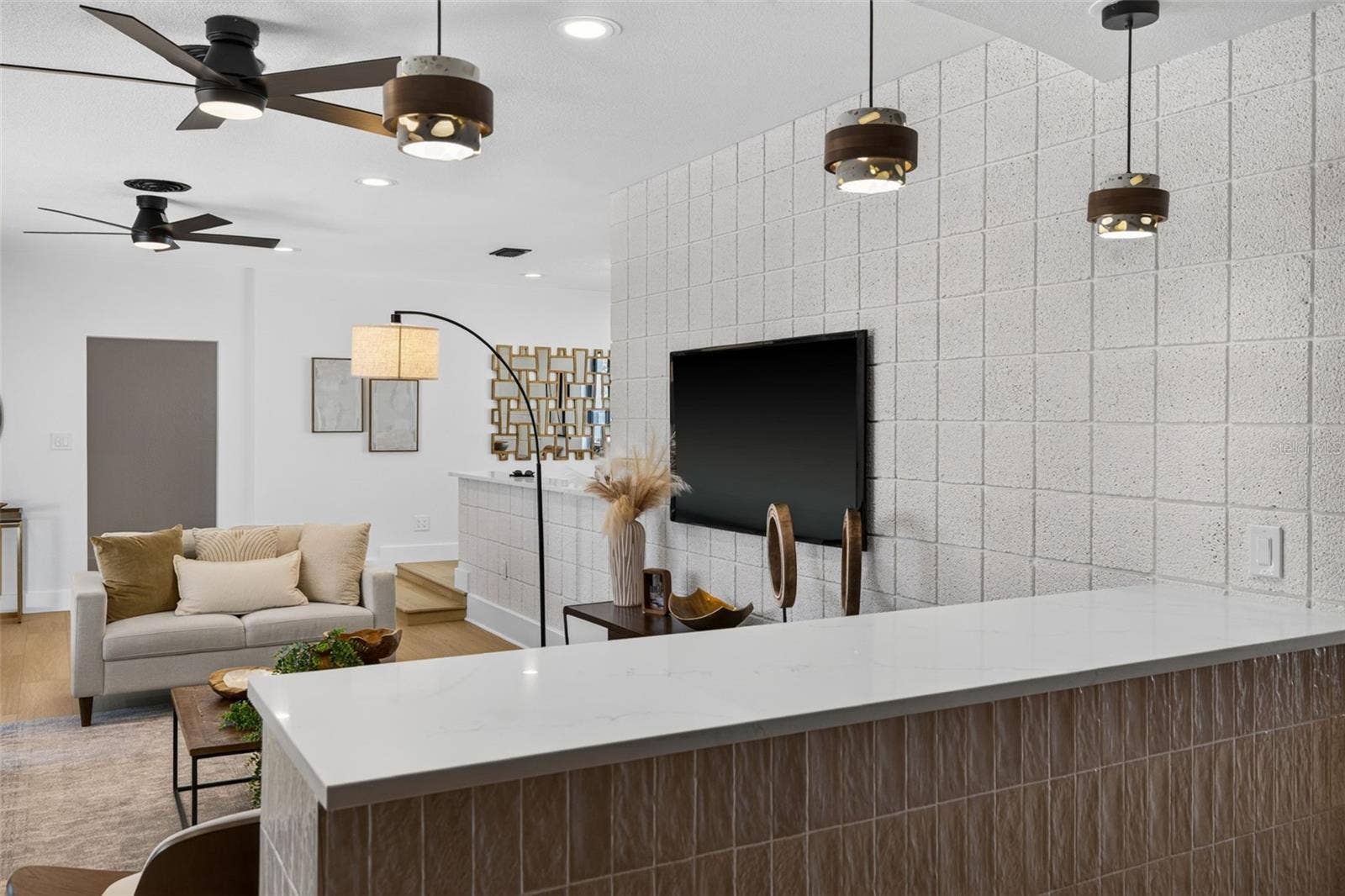 2015 DOLPHIN BOULEVARD S, St Petersburg, FL 33707 2015 DOLPHIN BOULEVARD S, St Petersburg, FL 33707