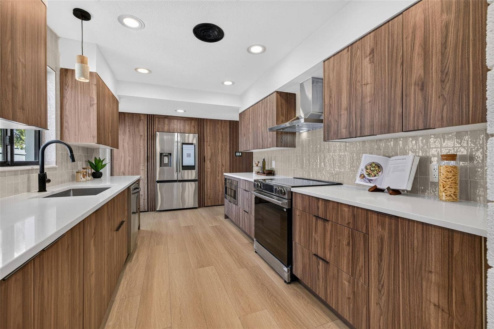 2015 DOLPHIN BOULEVARD S, St Petersburg, FL 33707 2015 DOLPHIN BOULEVARD S, St Petersburg, FL 33707