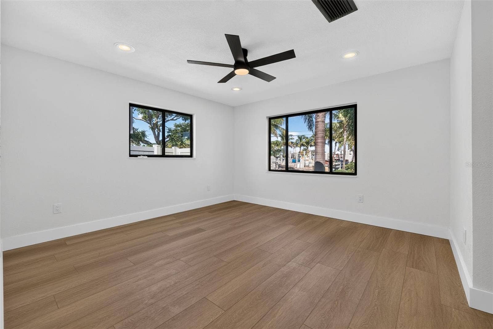 2015 DOLPHIN BOULEVARD S, St Petersburg, FL 33707 2015 DOLPHIN BOULEVARD S, St Petersburg, FL 33707