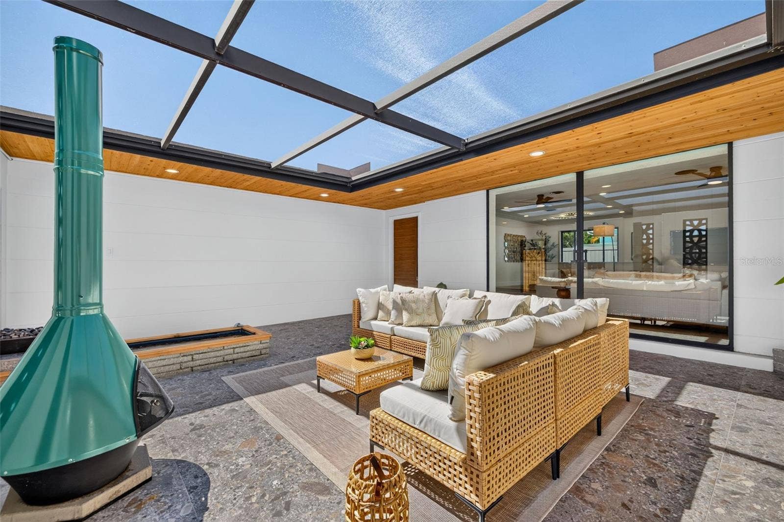 2015 DOLPHIN BOULEVARD S, St Petersburg, FL 33707 2015 DOLPHIN BOULEVARD S, St Petersburg, FL 33707