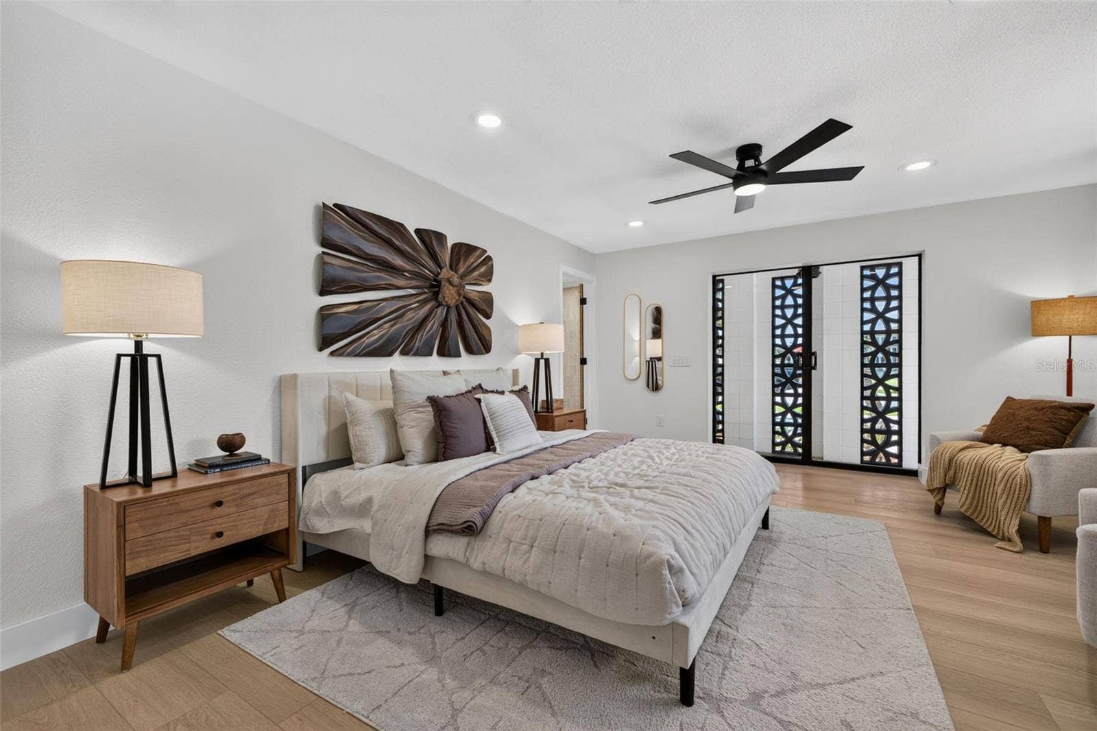 2015 DOLPHIN BOULEVARD S, St Petersburg, FL 33707 2015 DOLPHIN BOULEVARD S, St Petersburg, FL 33707