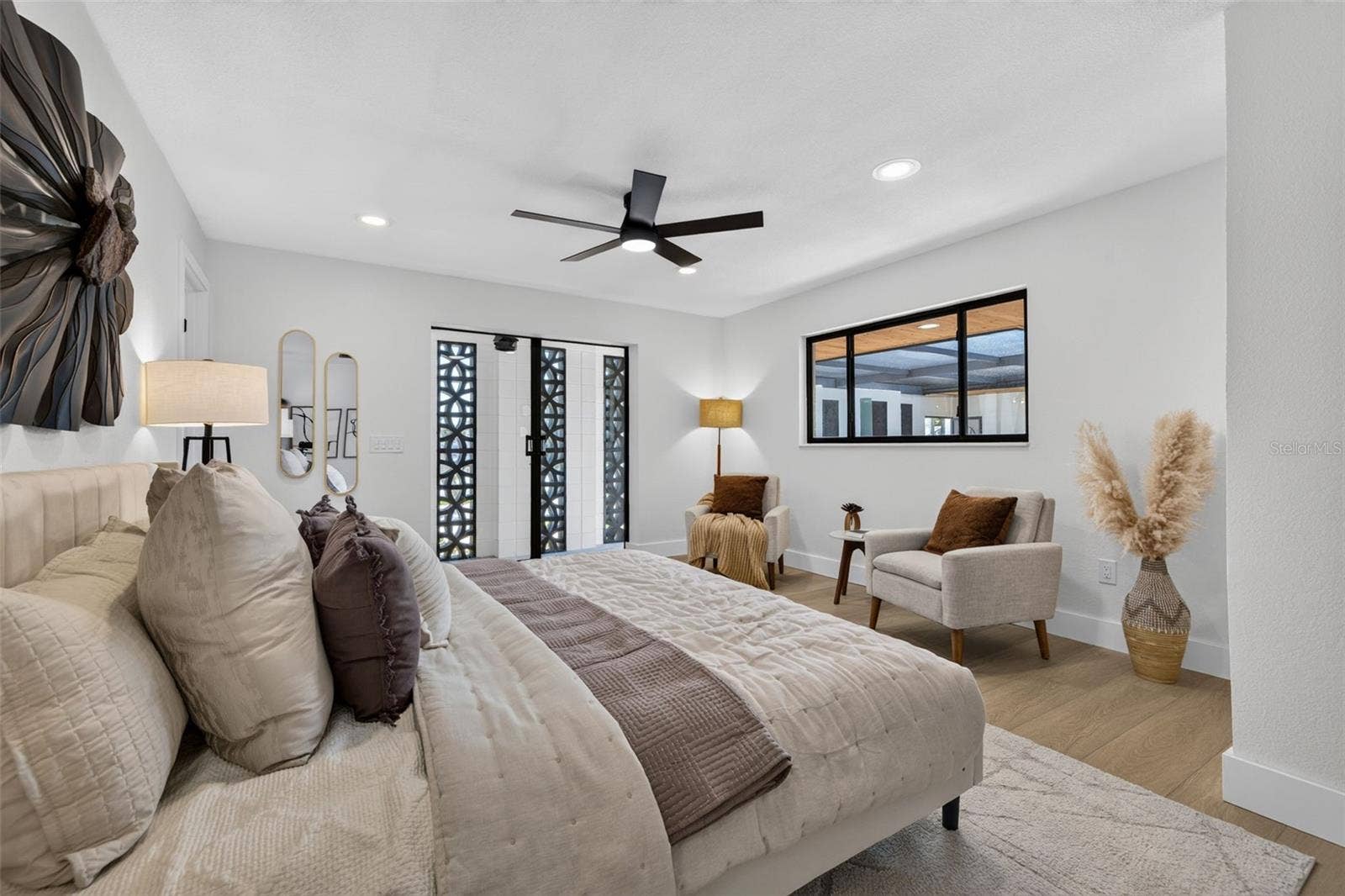 2015 DOLPHIN BOULEVARD S, St Petersburg, FL 33707 2015 DOLPHIN BOULEVARD S, St Petersburg, FL 33707