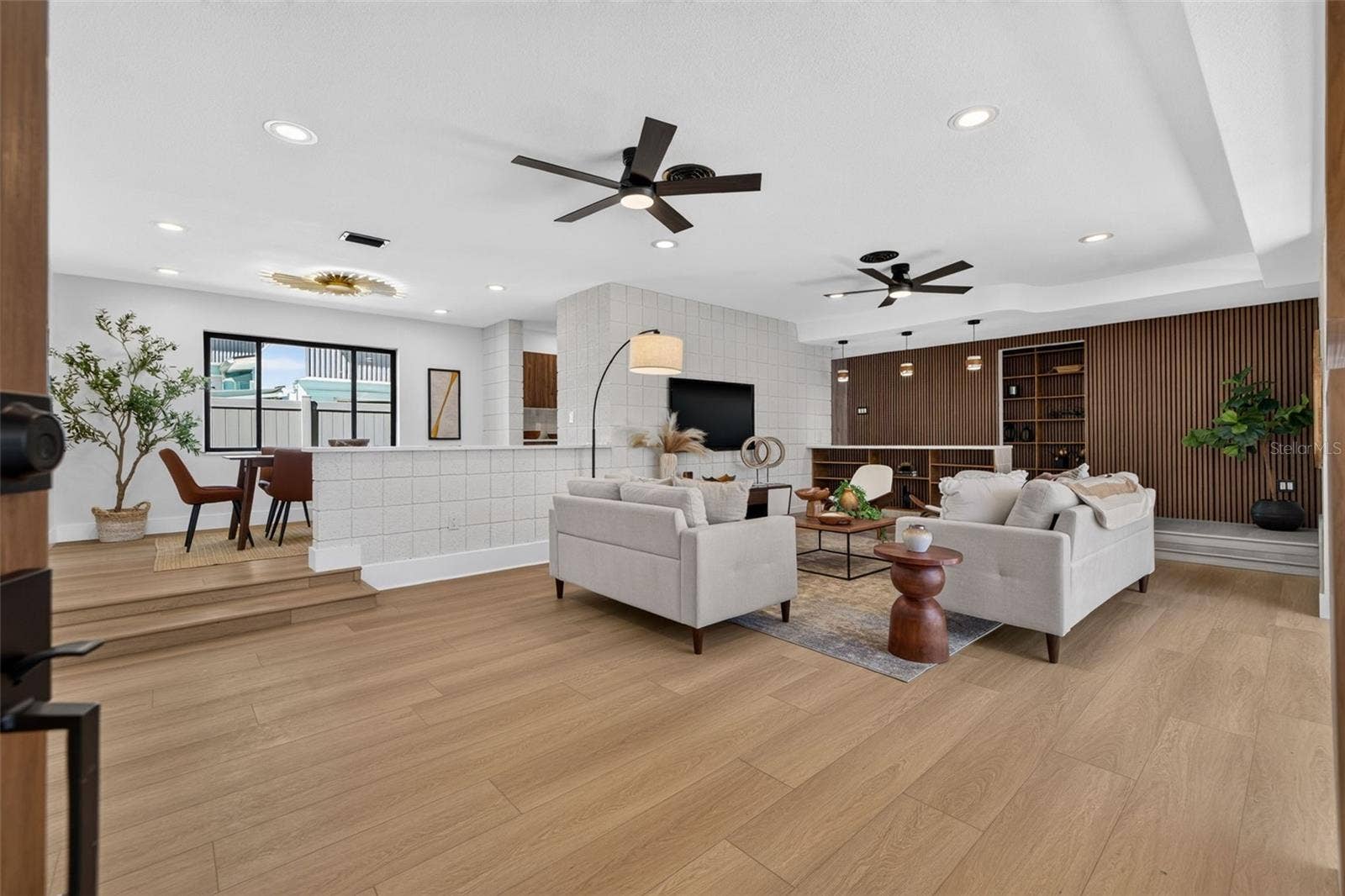 2015 DOLPHIN BOULEVARD S, St Petersburg, FL 33707 2015 DOLPHIN BOULEVARD S, St Petersburg, FL 33707