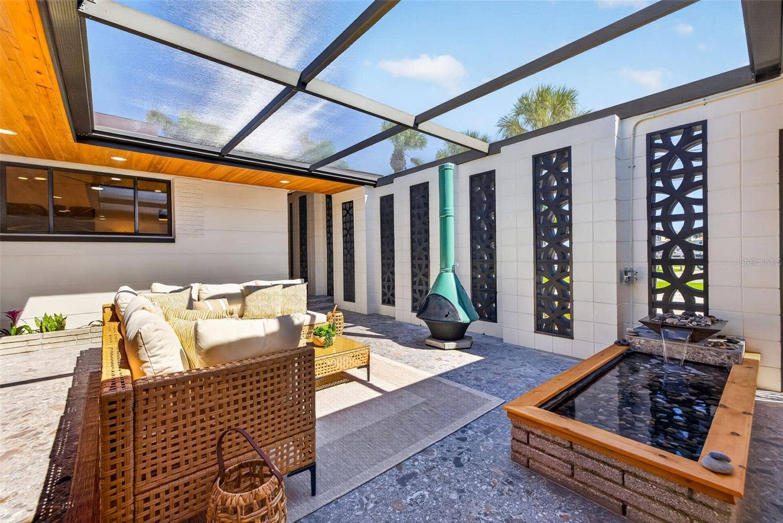 2015 DOLPHIN BOULEVARD S, St Petersburg, FL 33707 2015 DOLPHIN BOULEVARD S, St Petersburg, FL 33707