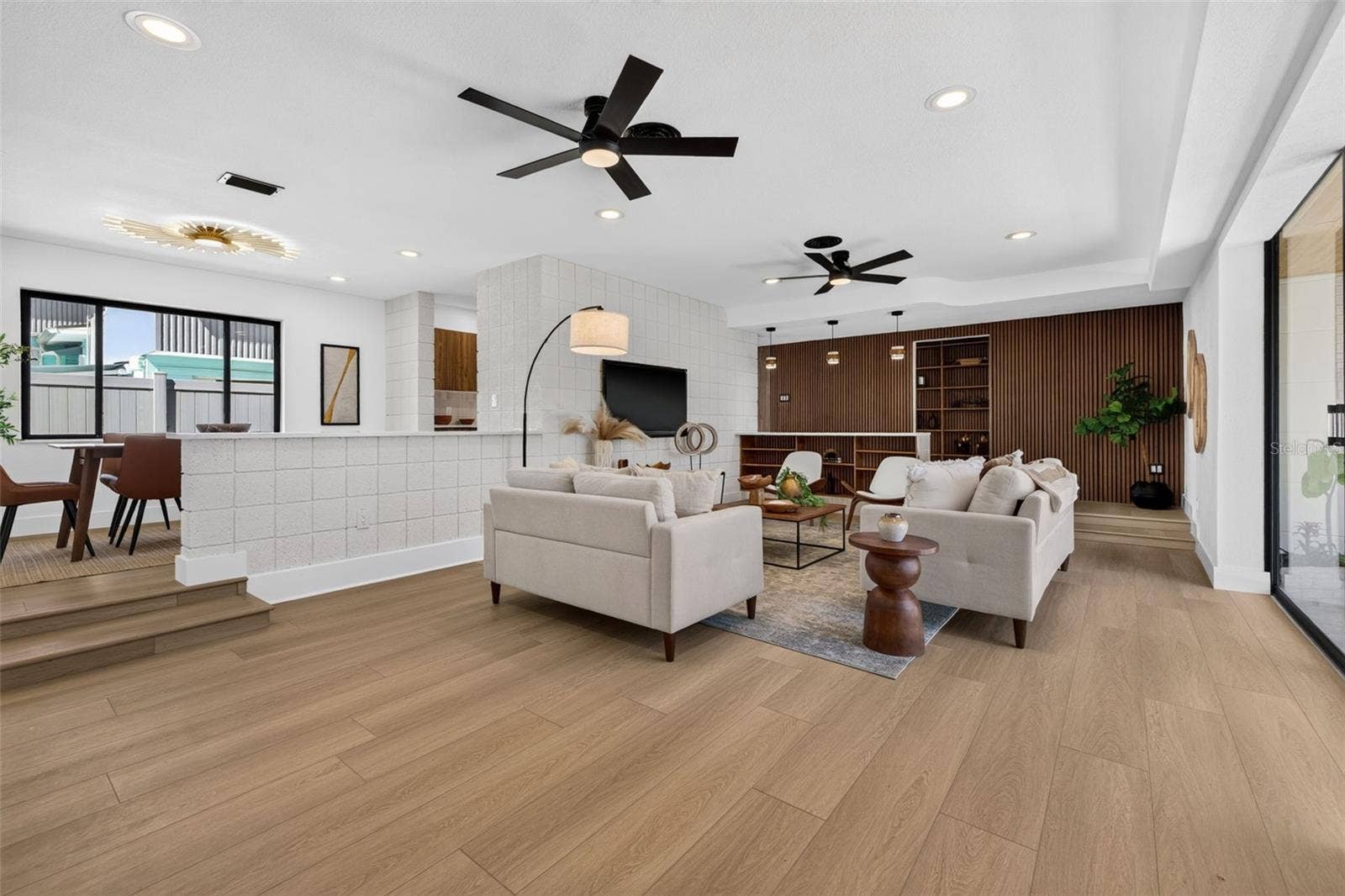 2015 DOLPHIN BOULEVARD S, St Petersburg, FL 33707 2015 DOLPHIN BOULEVARD S, St Petersburg, FL 33707