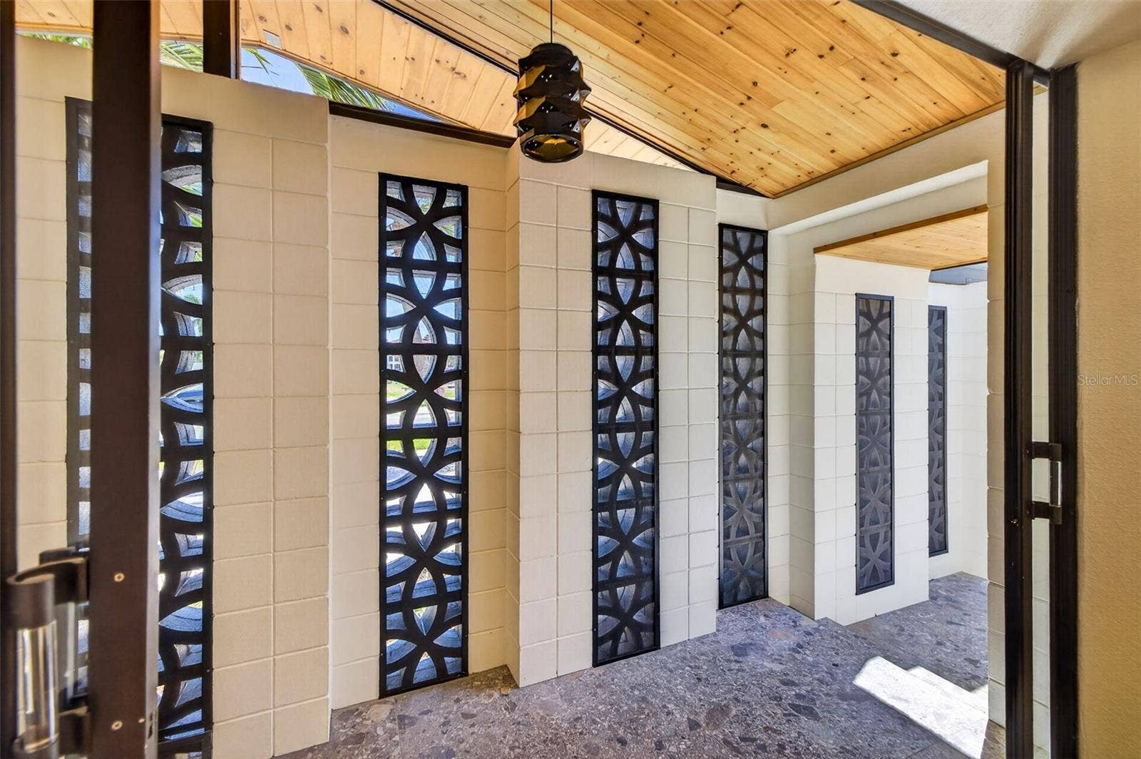 2015 DOLPHIN BOULEVARD S, St Petersburg, FL 33707 2015 DOLPHIN BOULEVARD S, St Petersburg, FL 33707