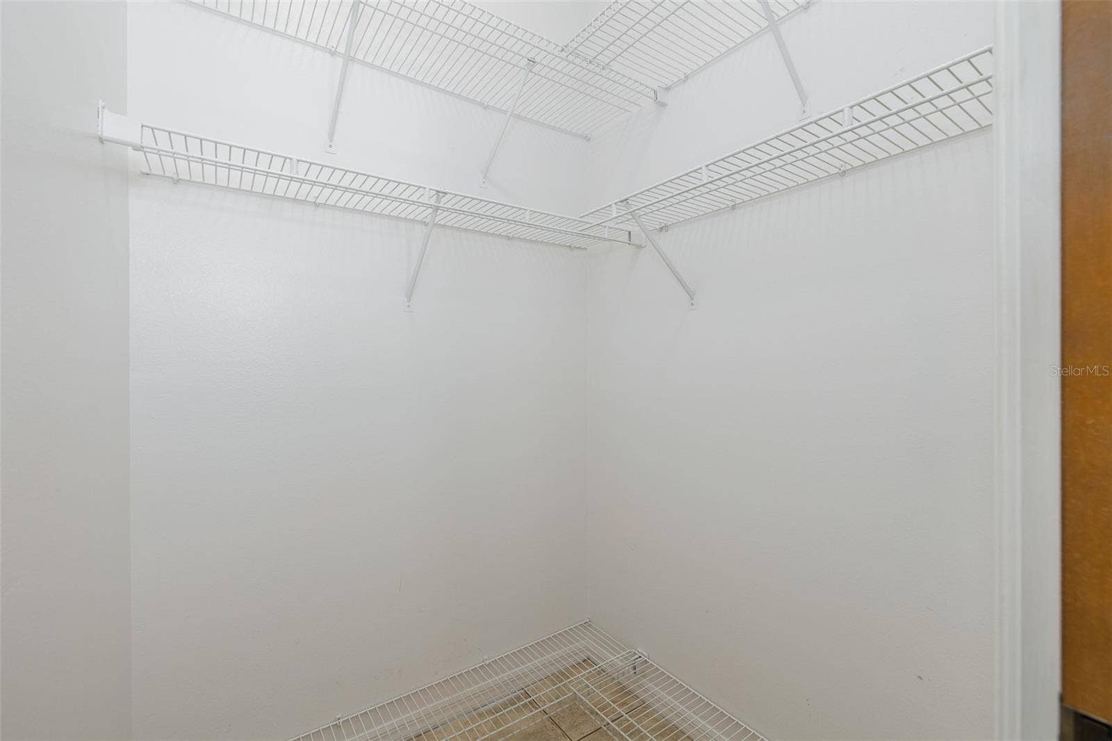 Primary suite walk in closet