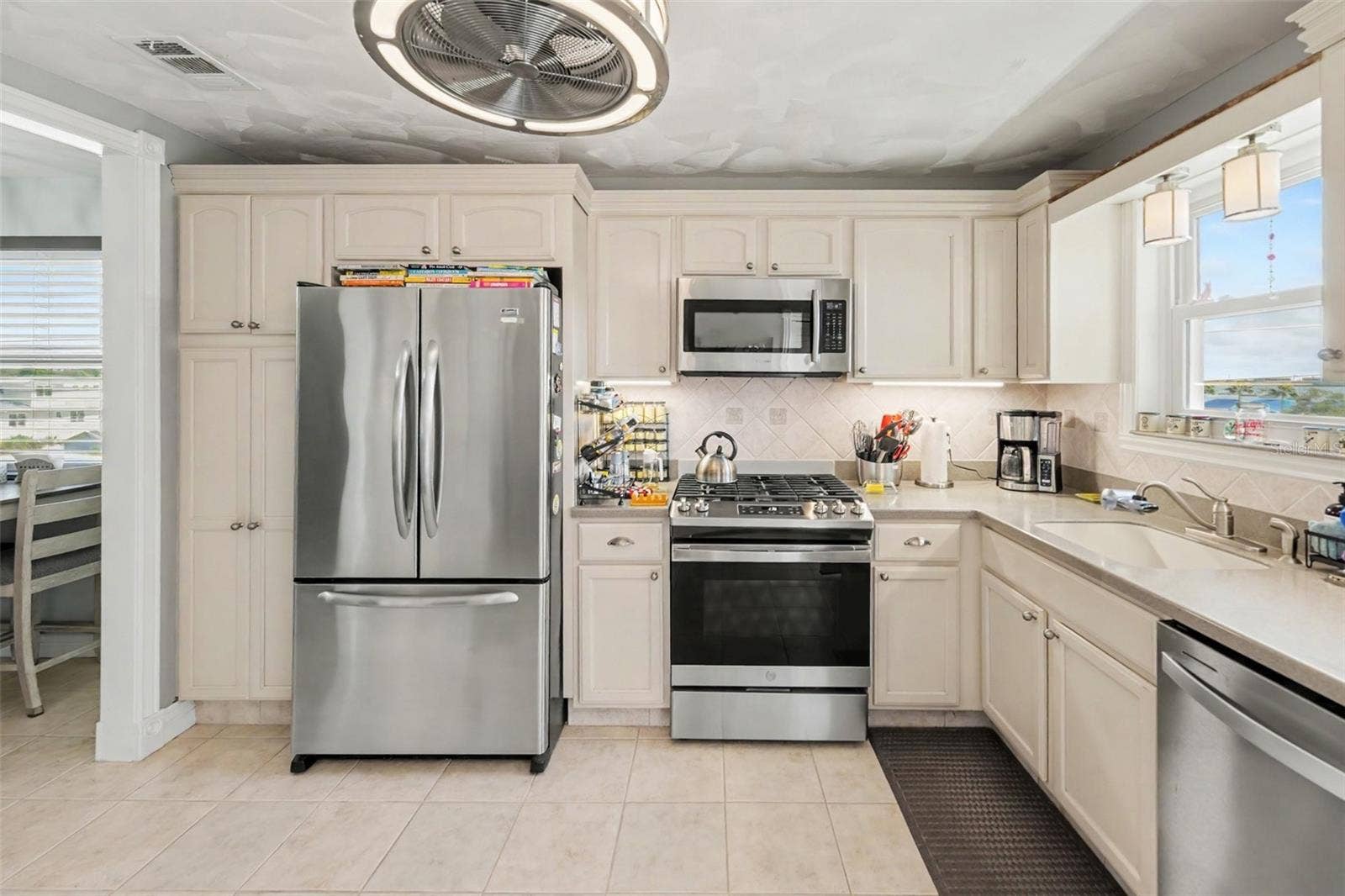 Gourmet Kitchen