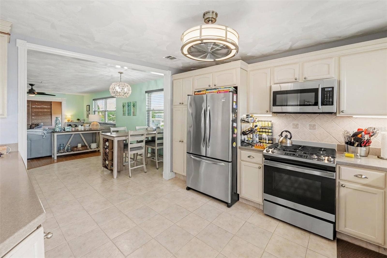 Gourmet Kitchen