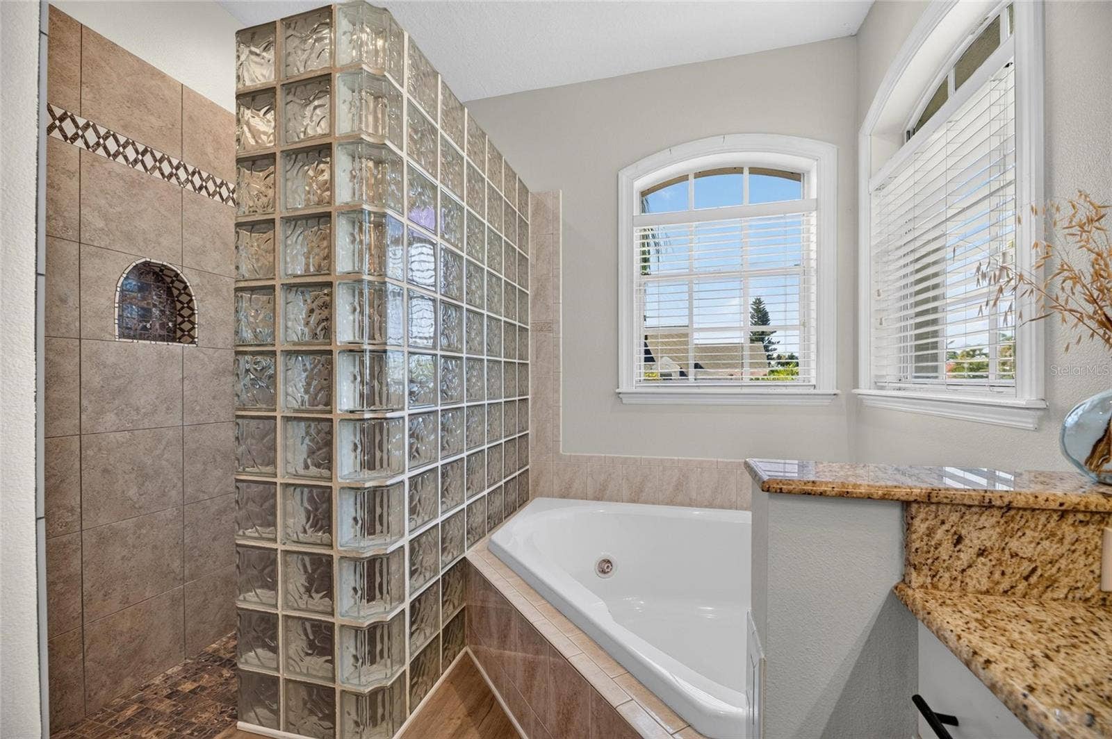 761 KINGSTON COURT, Apollo Beach, FL 33572
