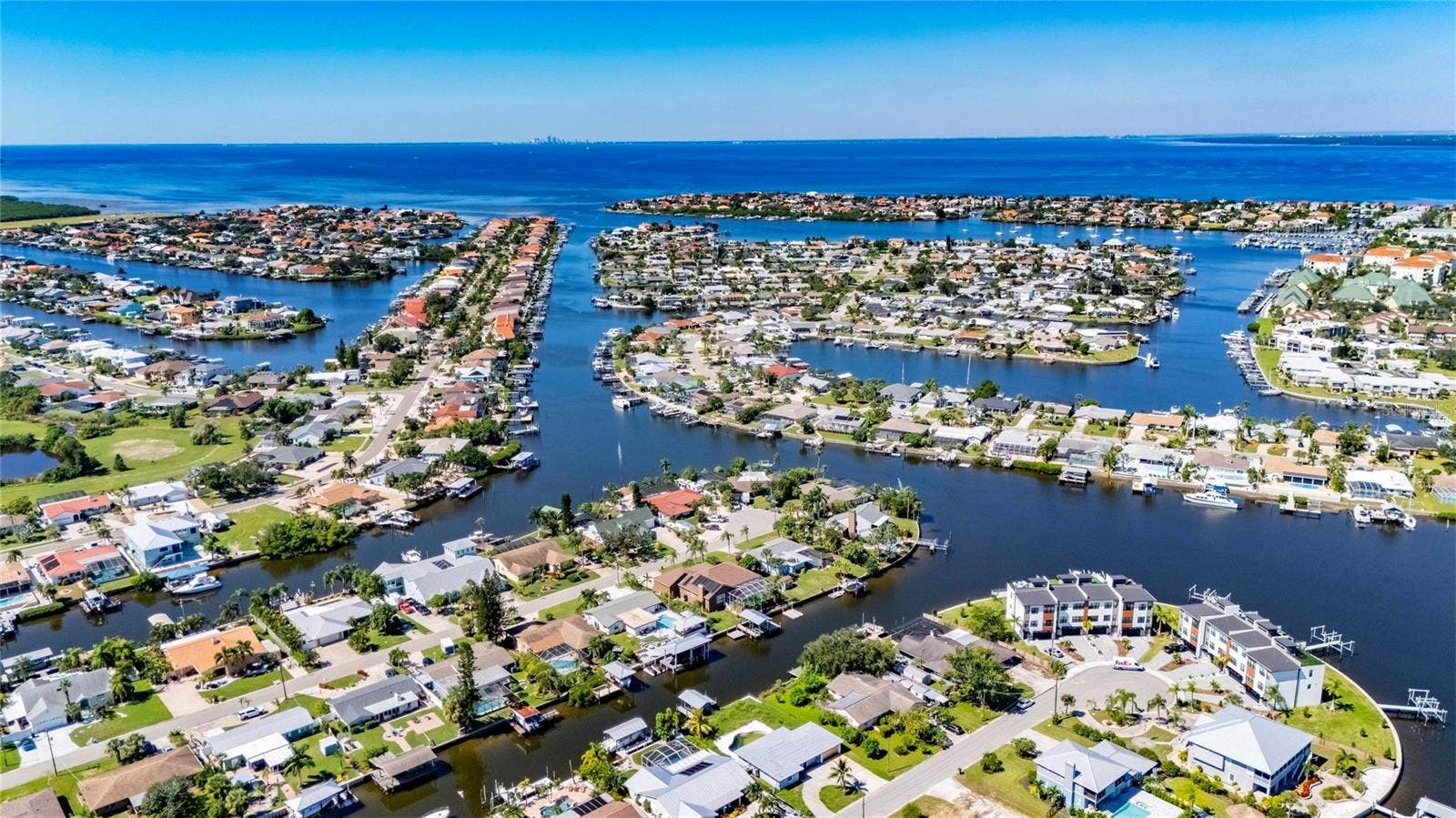 761 KINGSTON COURT, Apollo Beach, FL 33572
