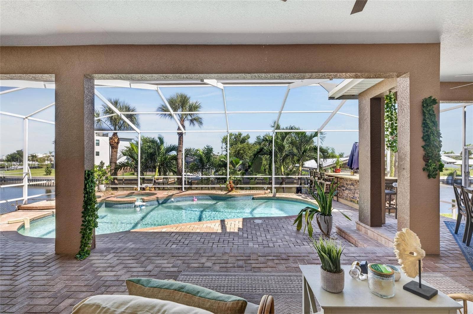 761 KINGSTON COURT, Apollo Beach, FL 33572