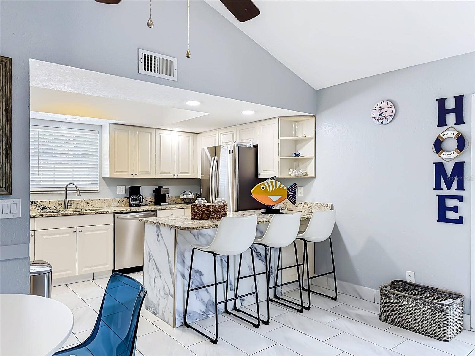 354 MONTGOMERY AVENUE, Sarasota, FL 34243 354 MONTGOMERY AVENUE, Sarasota, FL 34243