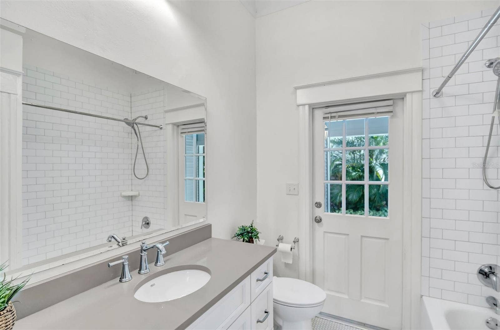 1918 W DEKLE AVENUE, Tampa, FL 33606