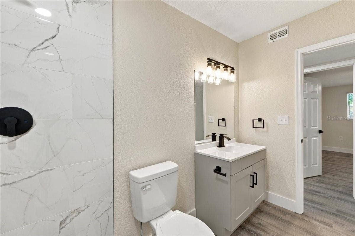 240 WESTWOOD AVENUE, Winter Haven, FL 33880 240 WESTWOOD AVENUE, Winter Haven, FL 33880