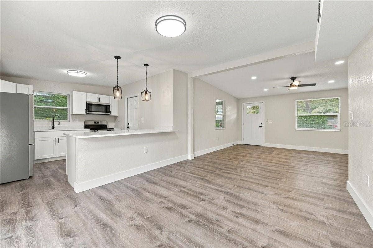 240 WESTWOOD AVENUE, Winter Haven, FL 33880 240 WESTWOOD AVENUE, Winter Haven, FL 33880
