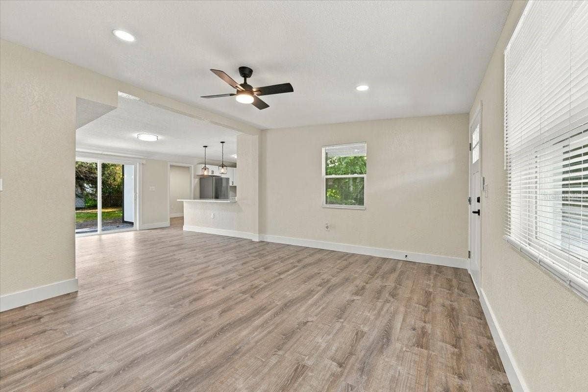 240 WESTWOOD AVENUE, Winter Haven, FL 33880 240 WESTWOOD AVENUE, Winter Haven, FL 33880