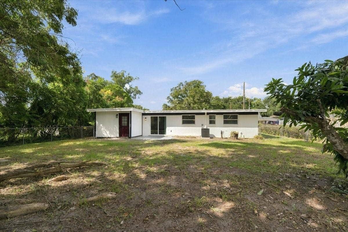 240 WESTWOOD AVENUE, Winter Haven, FL 33880 240 WESTWOOD AVENUE, Winter Haven, FL 33880