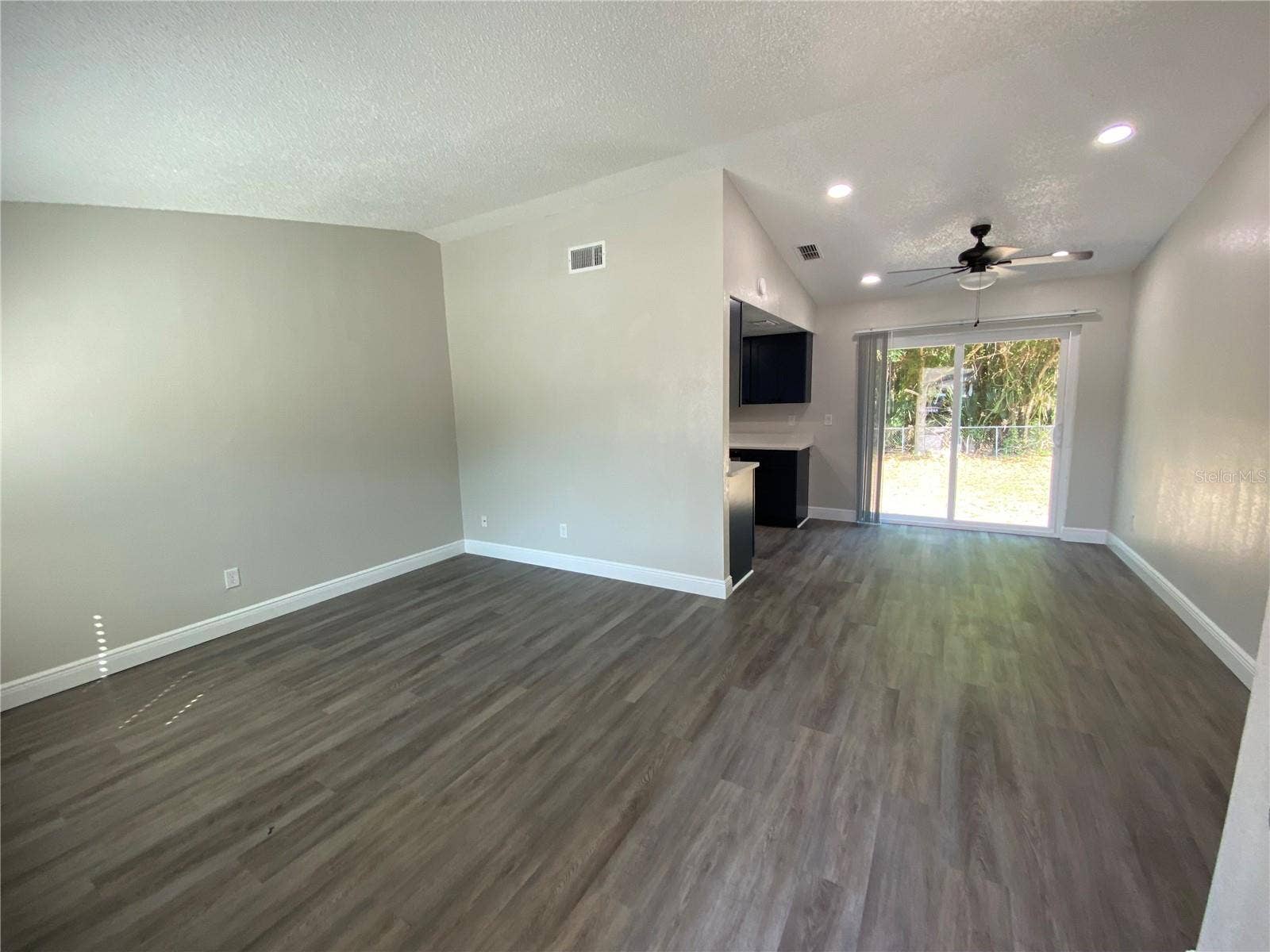 210 SAINT PETERSBURG DRIVE E, #C, Oldsmar, FL 34677 210 SAINT PETERSBURG DRIVE E, #C, Oldsmar, FL 34677