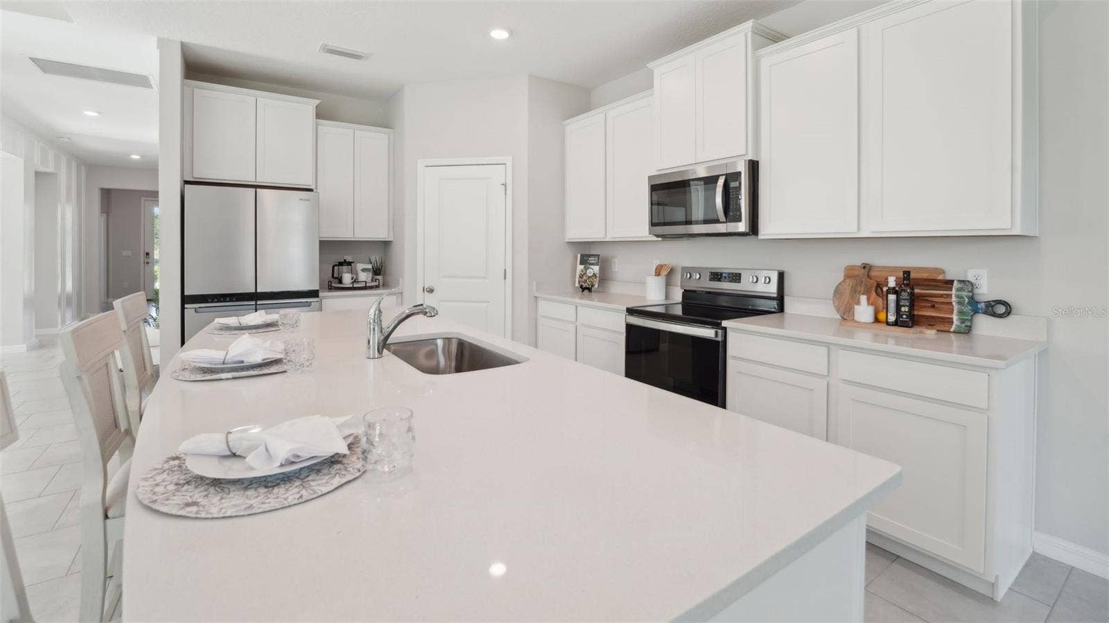 1172 MACY DRIVE, Zephyrhills, FL 33541 1172 MACY DRIVE, Zephyrhills, FL 33541