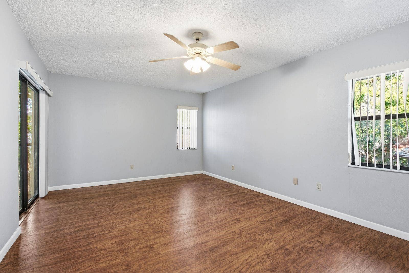 300 S FLORIDA AVENUE, #100L, Tarpon Springs, FL 34689 300 S FLORIDA AVENUE, #100L, Tarpon Springs, FL 34689