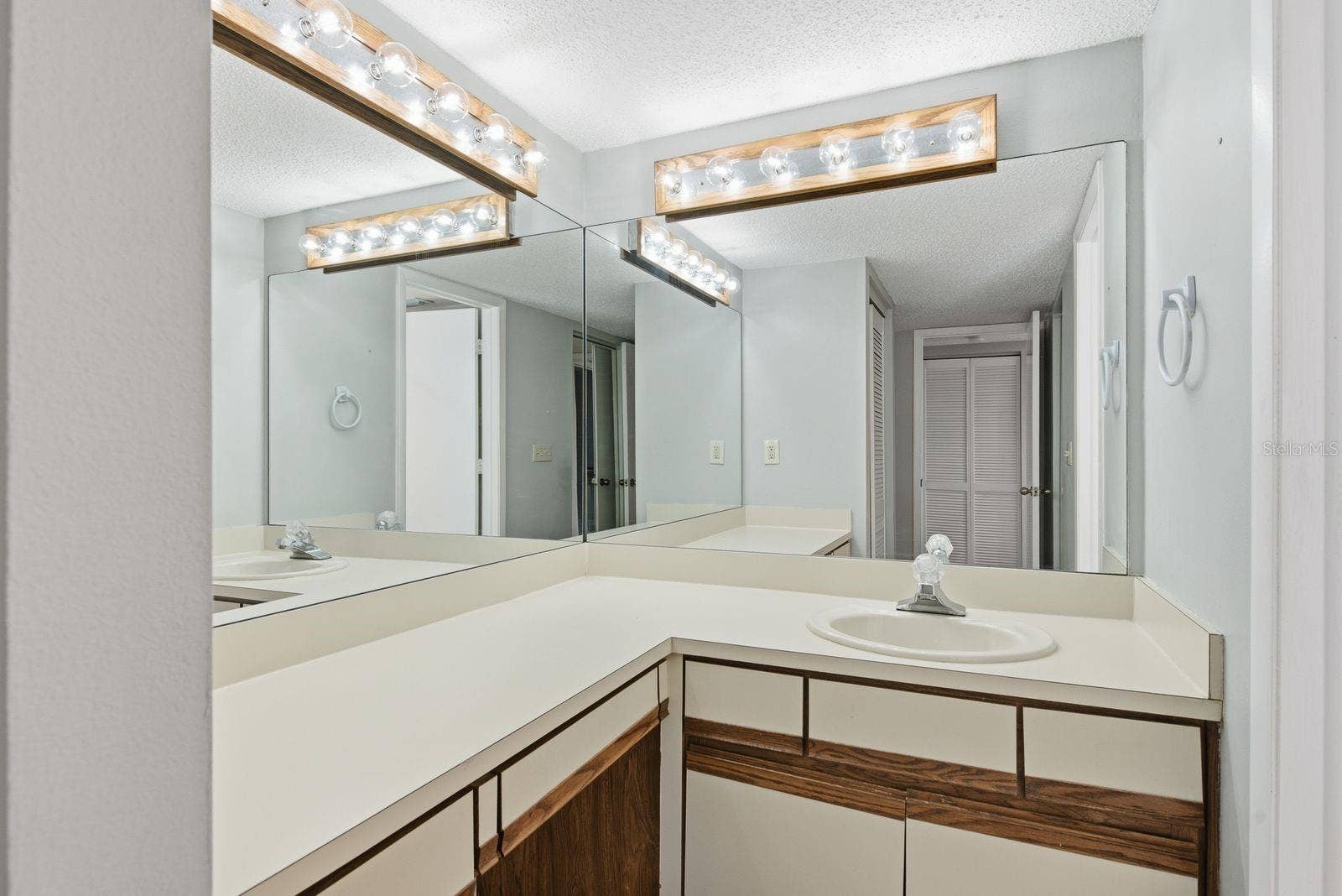 300 S FLORIDA AVENUE, #100L, Tarpon Springs, FL 34689 300 S FLORIDA AVENUE, #100L, Tarpon Springs, FL 34689