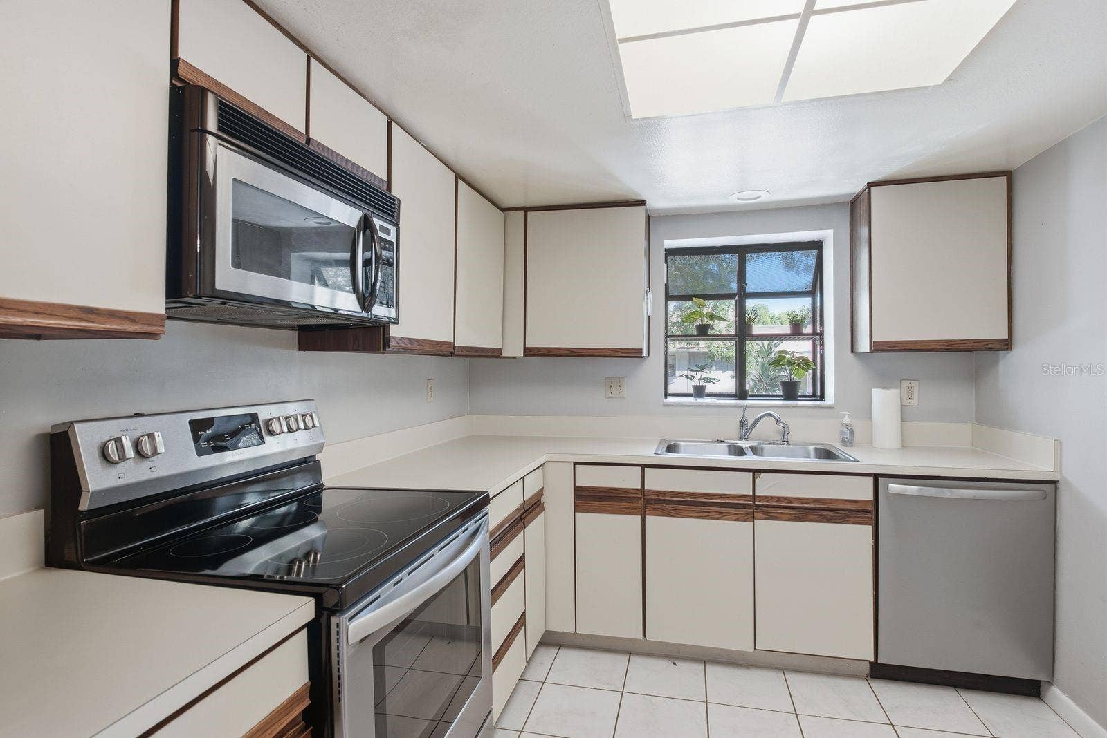300 S FLORIDA AVENUE, #100L, Tarpon Springs, FL 34689 300 S FLORIDA AVENUE, #100L, Tarpon Springs, FL 34689