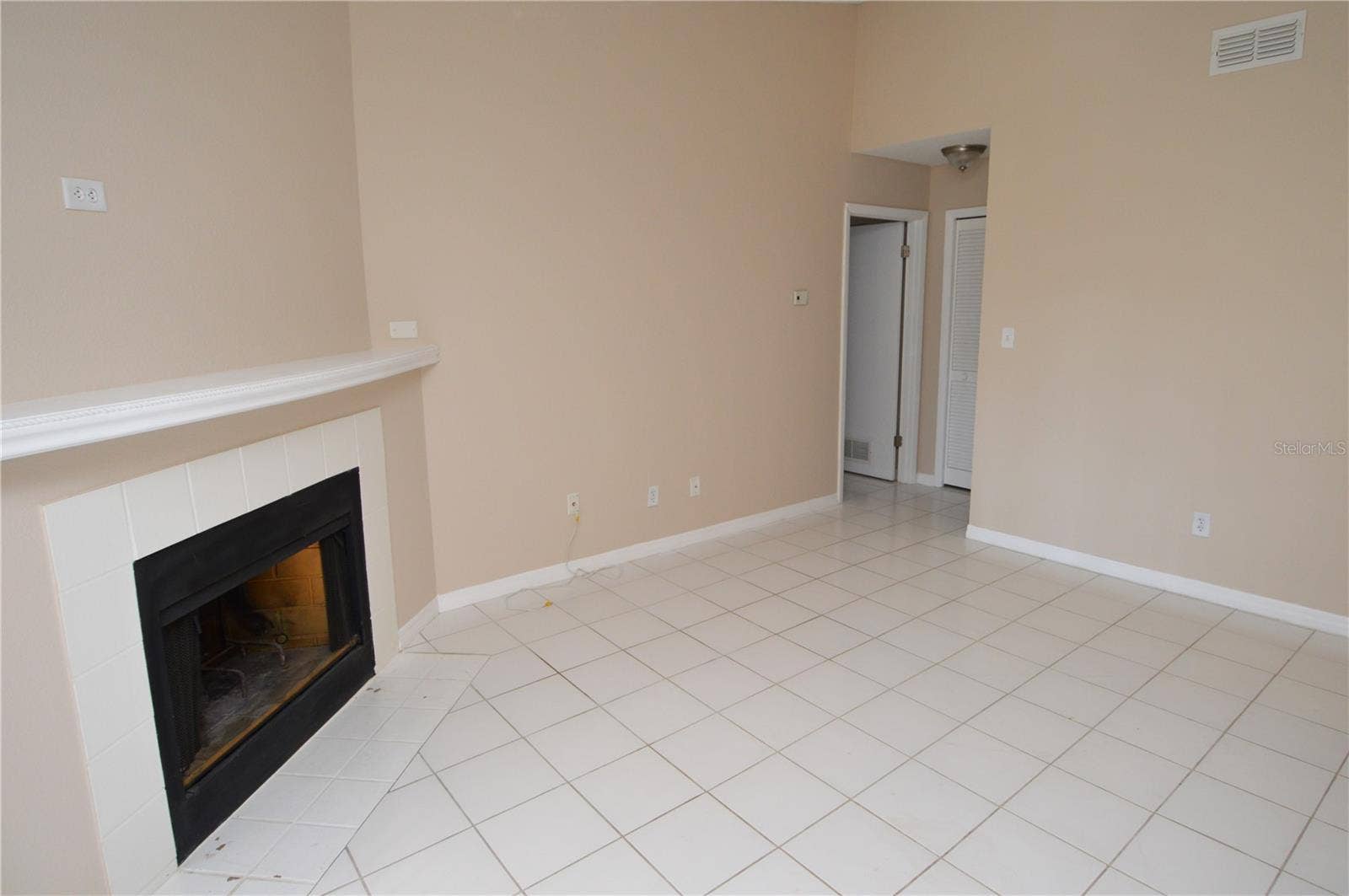 8647 MALLARD RESERVE DRIVE, #203, Tampa, FL 33614 8647 MALLARD RESERVE DRIVE, #203, Tampa, FL 33614
