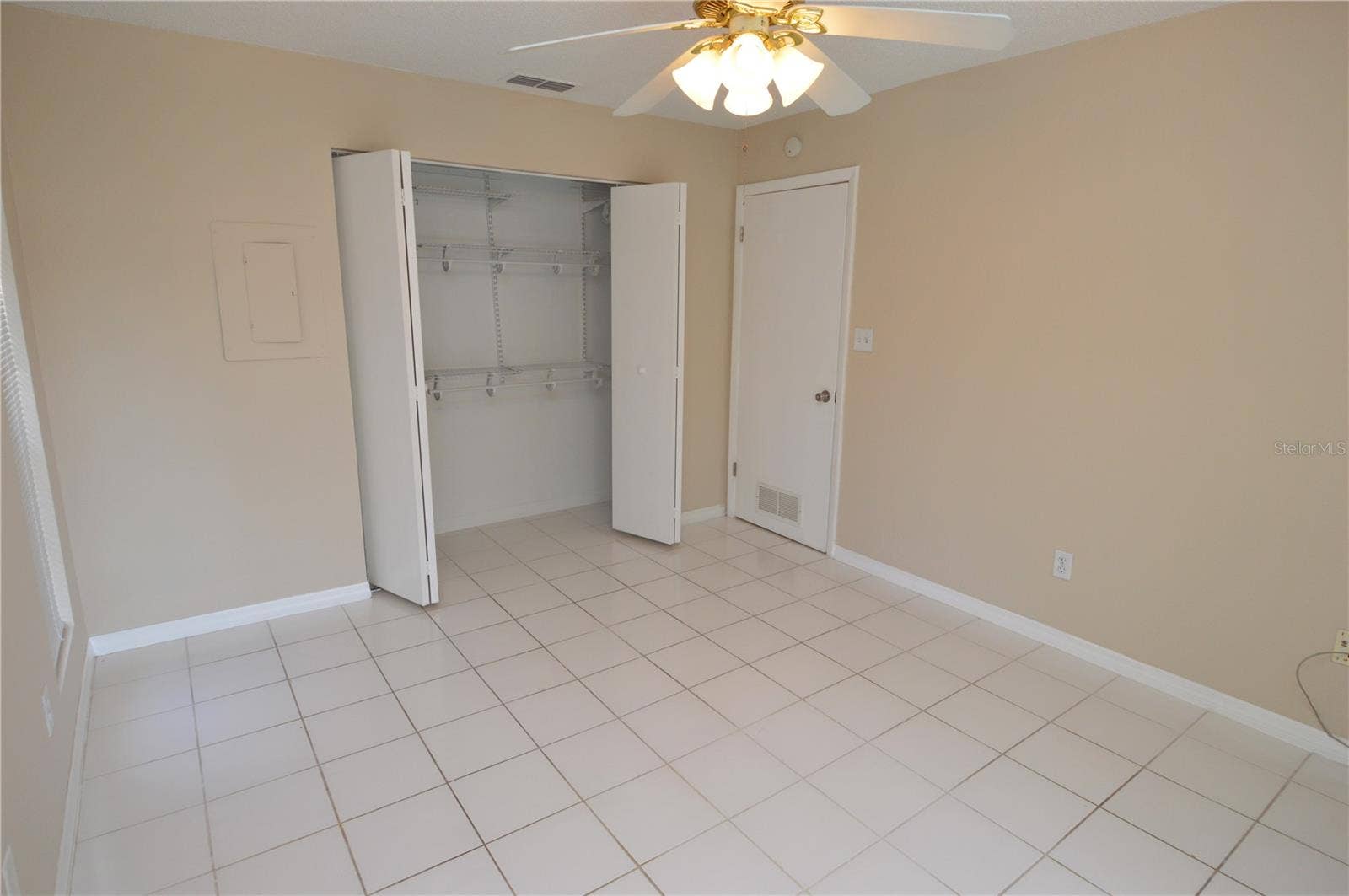8647 MALLARD RESERVE DRIVE, #203, Tampa, FL 33614 8647 MALLARD RESERVE DRIVE, #203, Tampa, FL 33614