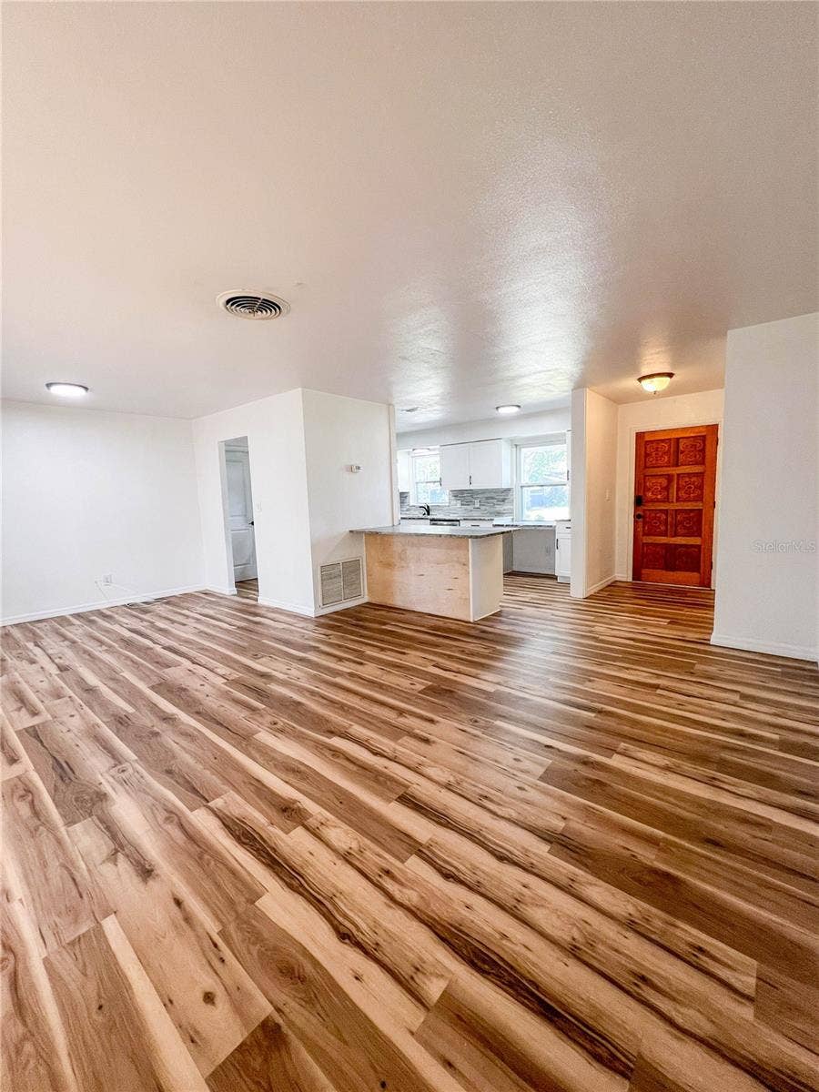 9270 111TH STREET, Seminole, FL 33772 9270 111TH STREET, Seminole, FL 33772