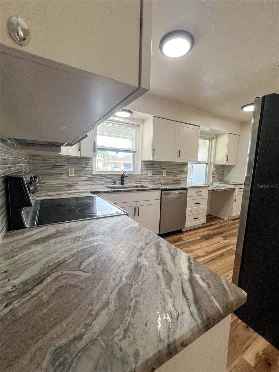 9270 111TH STREET, Seminole, FL 33772 9270 111TH STREET, Seminole, FL 33772