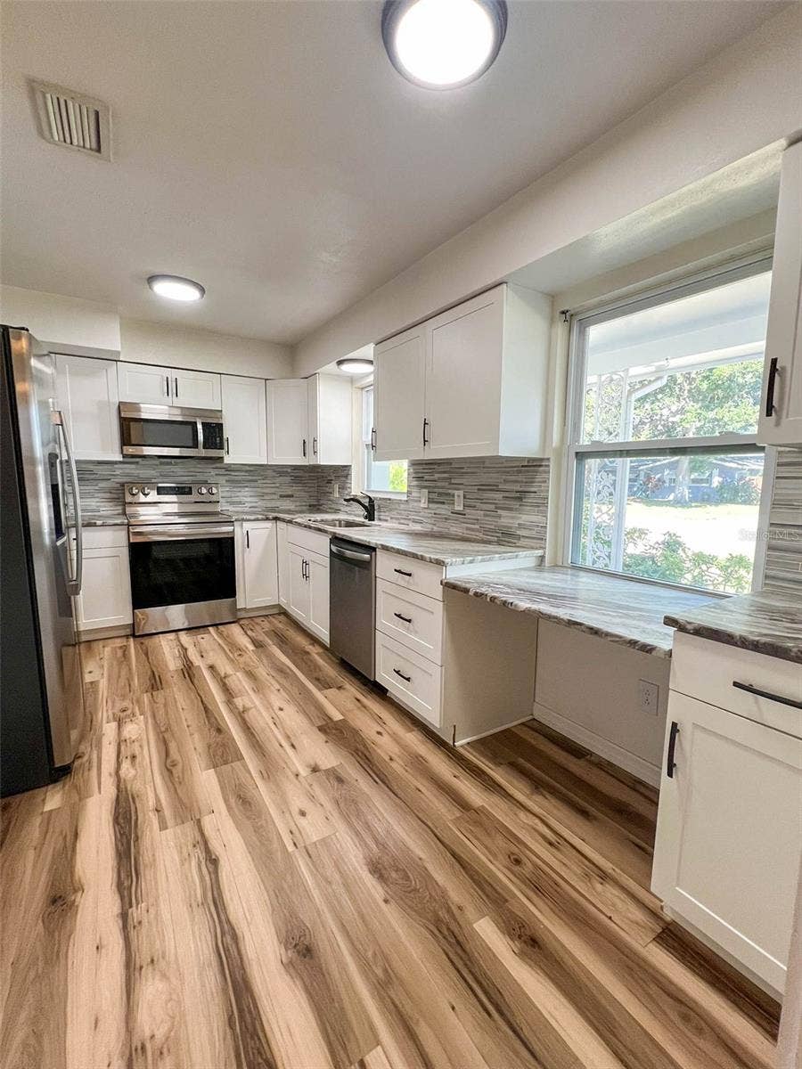 9270 111TH STREET, Seminole, FL 33772 9270 111TH STREET, Seminole, FL 33772