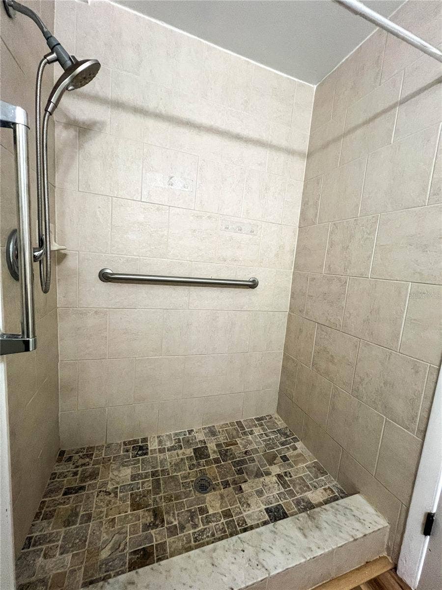 9270 111TH STREET, Seminole, FL 33772 9270 111TH STREET, Seminole, FL 33772