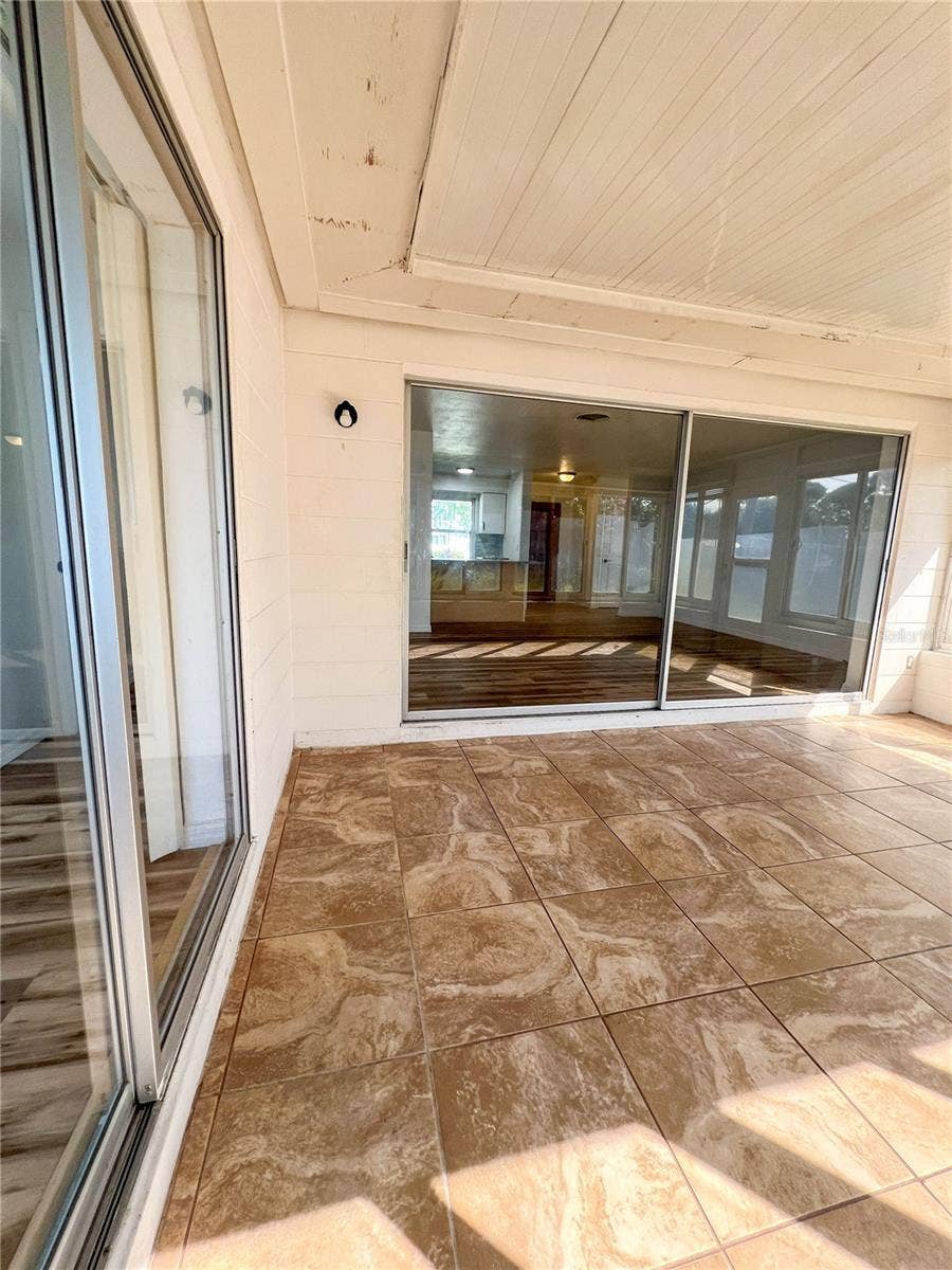 9270 111TH STREET, Seminole, FL 33772 9270 111TH STREET, Seminole, FL 33772