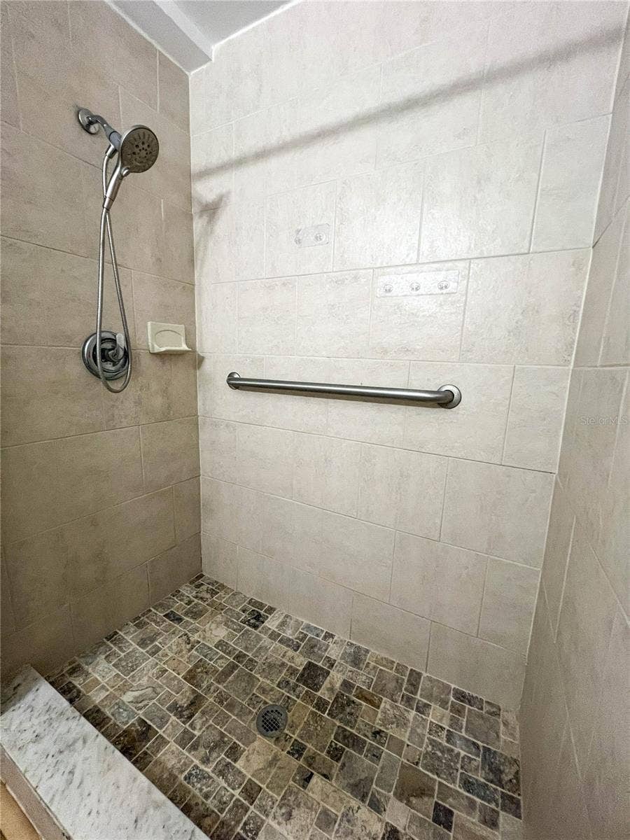 9270 111TH STREET, Seminole, FL 33772 9270 111TH STREET, Seminole, FL 33772