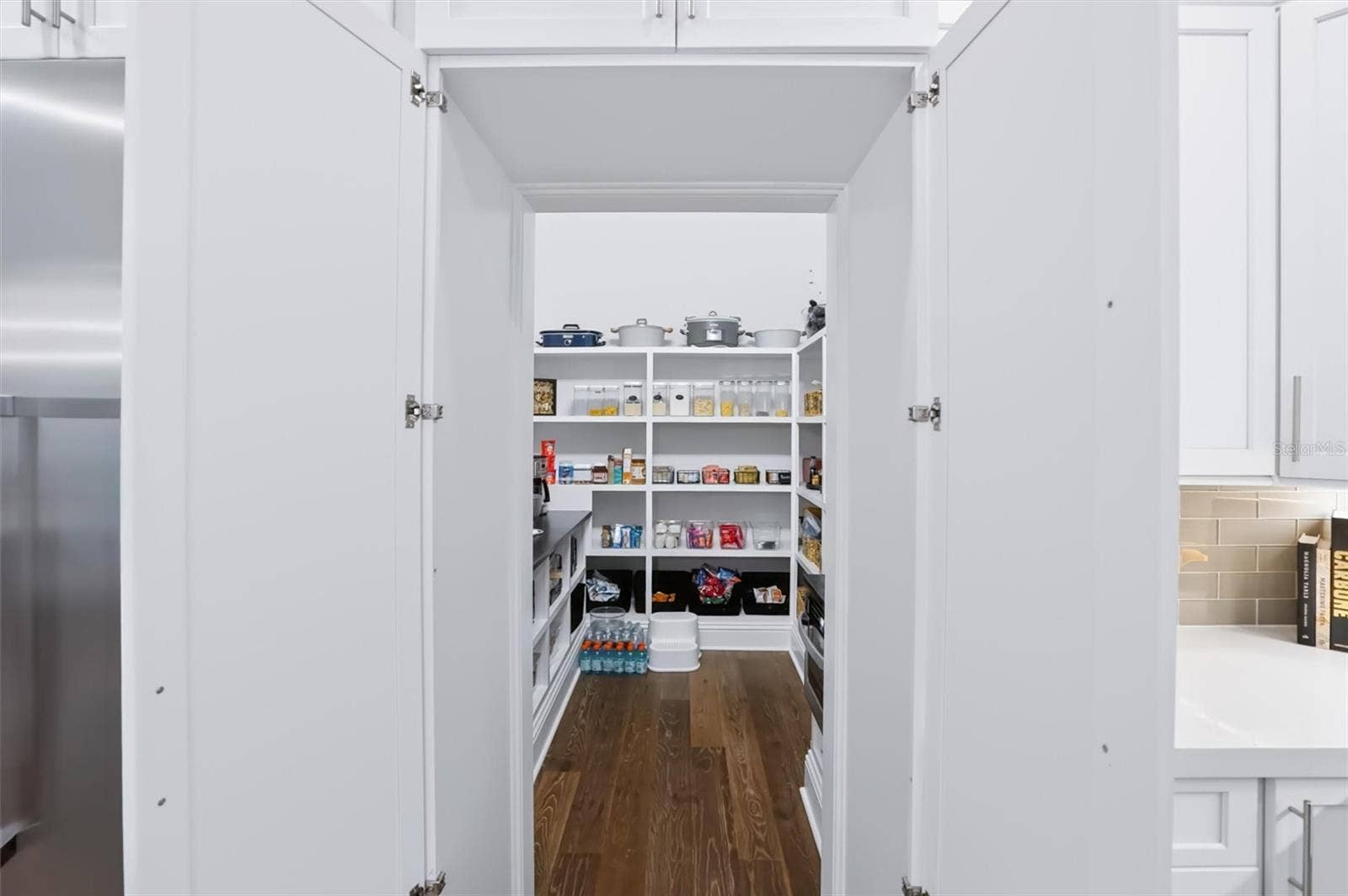 4807 W LONGFELLOW AVENUE, Tampa, FL 33629 Hidden walk-in pantry