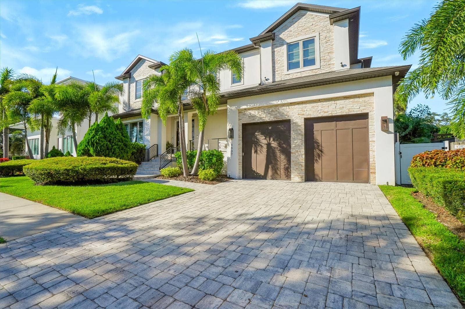 4807 W LONGFELLOW AVENUE, Tampa, FL 33629 Front