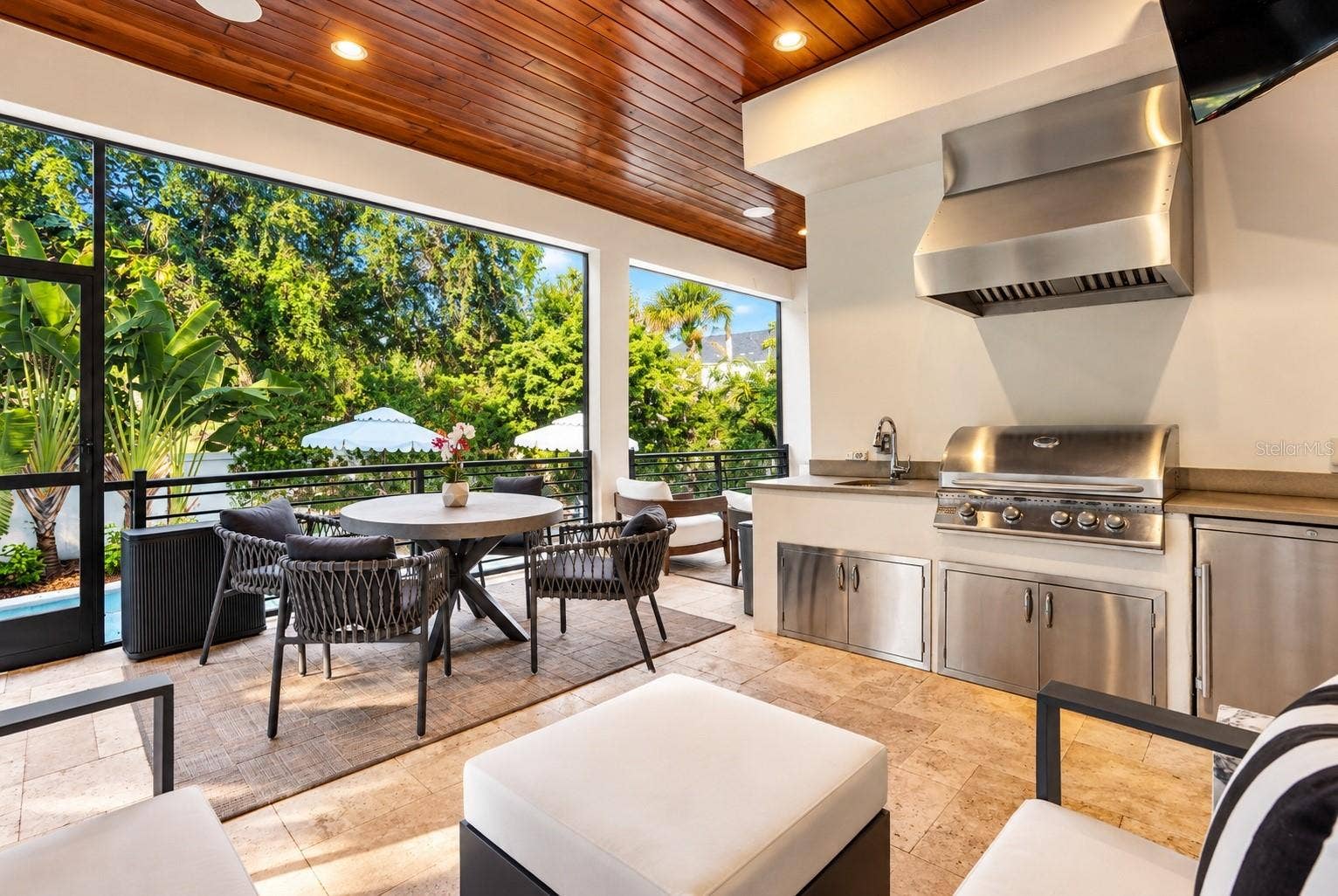 Outdoor Kitchen