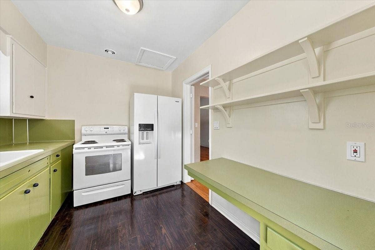 240 23RD AVENUE S, St Petersburg, FL 33705