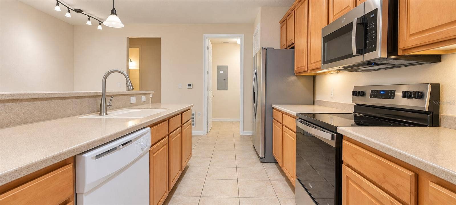 7903 SEMINOLE BOULEVARD, #2105, Seminole, FL 33772 7903 SEMINOLE BOULEVARD, #2105, Seminole, FL 33772