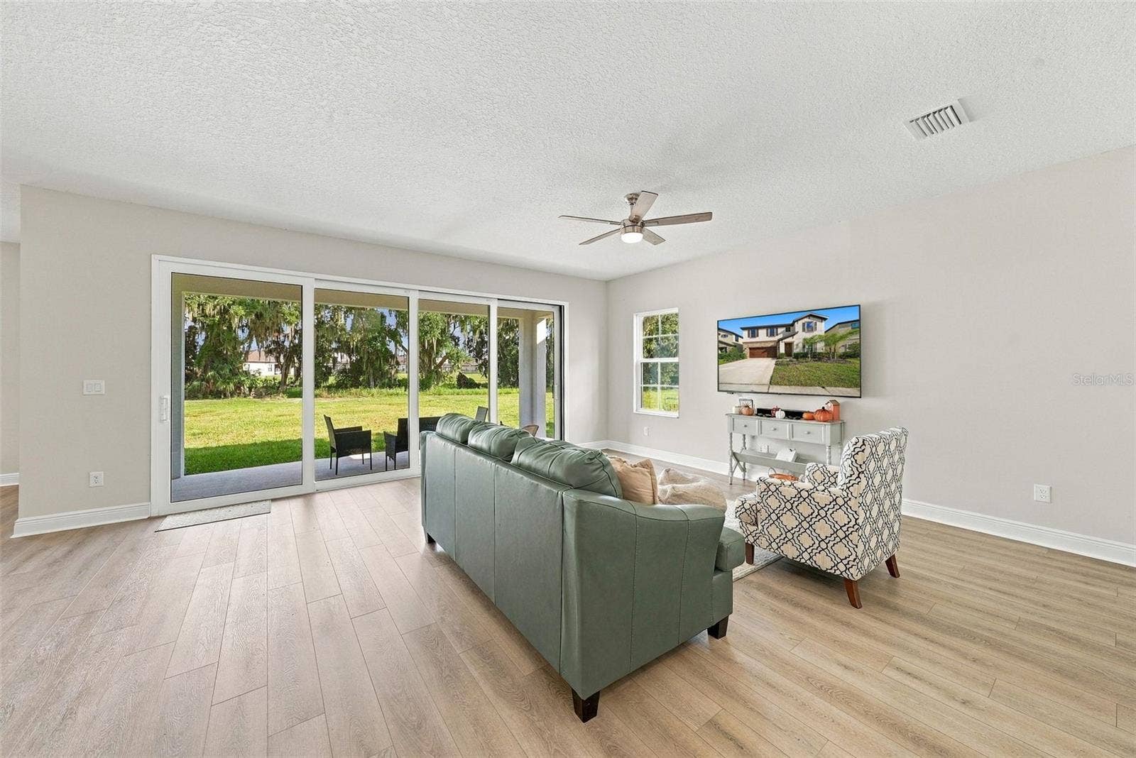 14733 GALLOP RUN DRIVE, Lithia, FL 33547 14733 GALLOP RUN DRIVE, Lithia, FL 33547